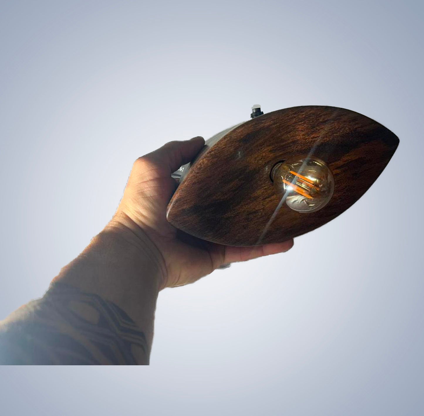 Mini Luminária "Luz dos Olhos" em Freijó