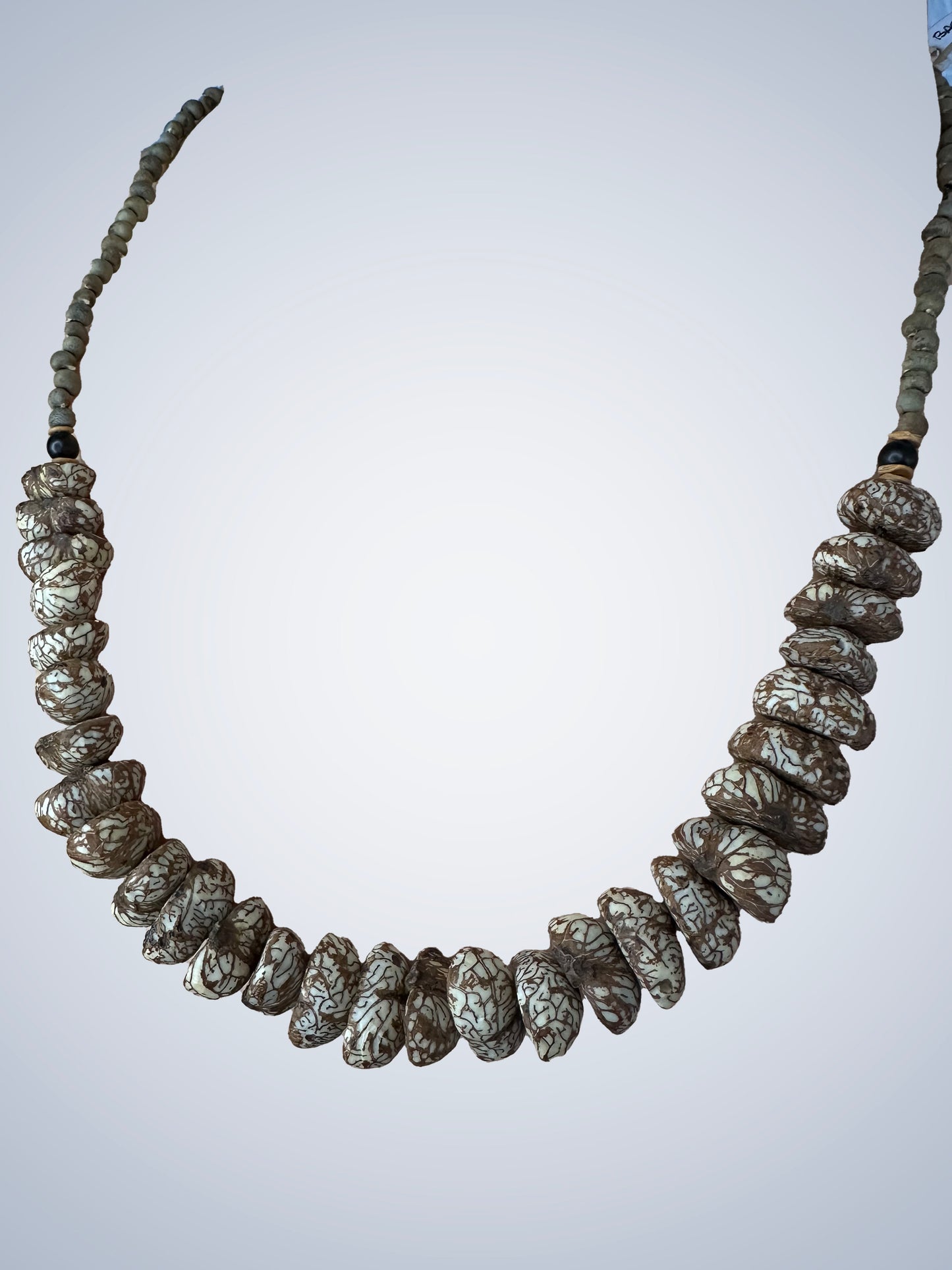 Palm seed necklace, 1 round