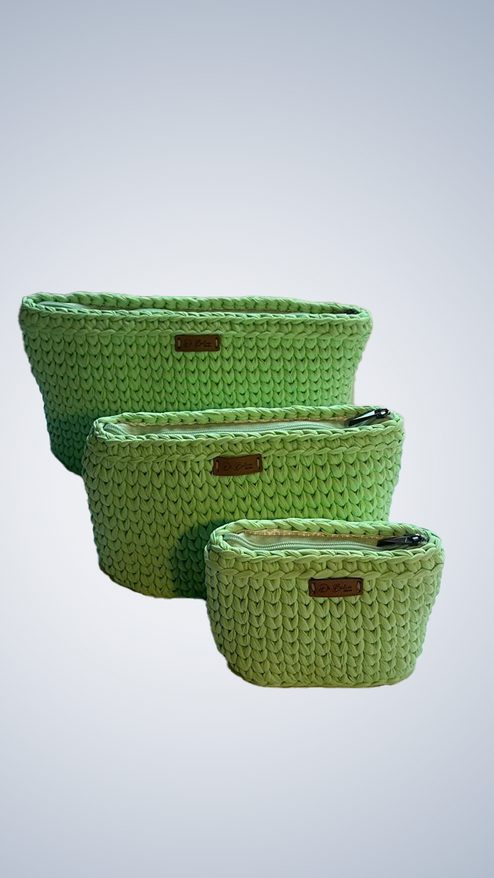 Crochet toiletry bag - P
