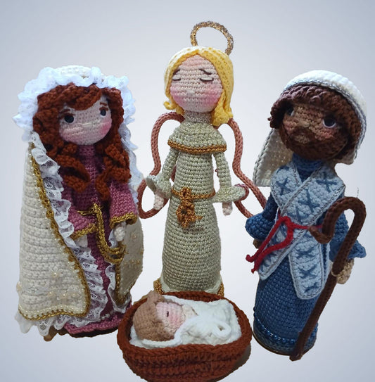 Nativity scene with angel in Amigurumi