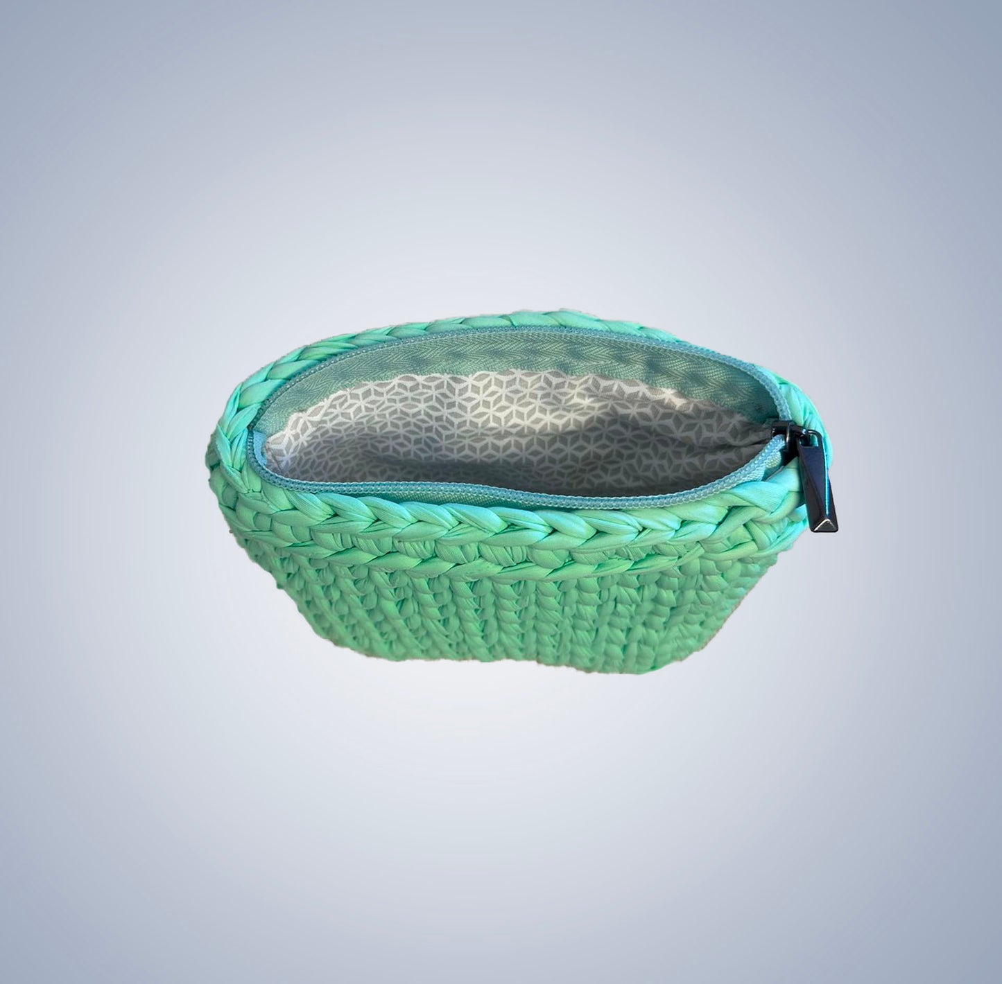 Crochet toiletry bag - P