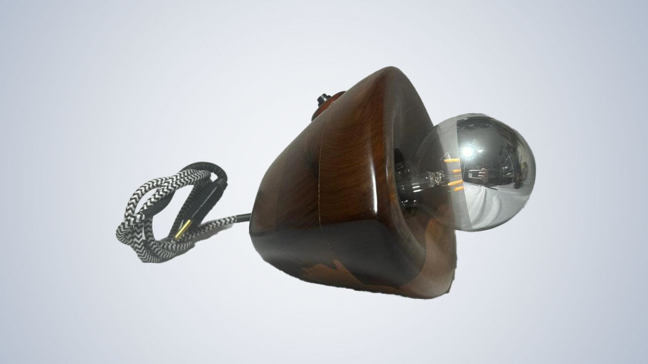 "Luz dos Olhos" lamp in Ipê