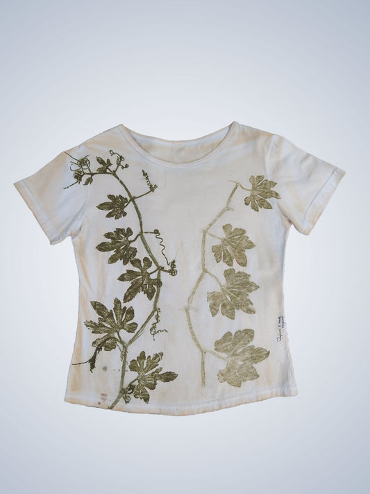 Camiseta em ecoprint "Natureza - Melão de São Caetano" - modelo baby look